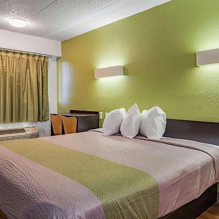 Days Inn By Wyndham Cincinnati I-71 Silverton Eksteriør billede