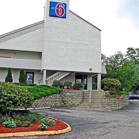 Days Inn By Wyndham Cincinnati I-71 Silverton Eksteriør billede