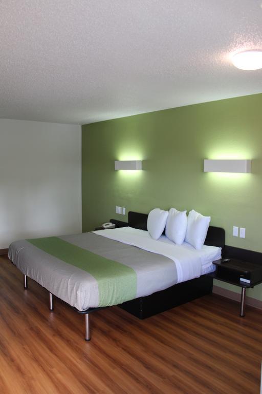 Days Inn By Wyndham Cincinnati I-71 Silverton Eksteriør billede